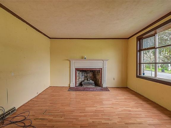 4th image of 109 Maurice Ave