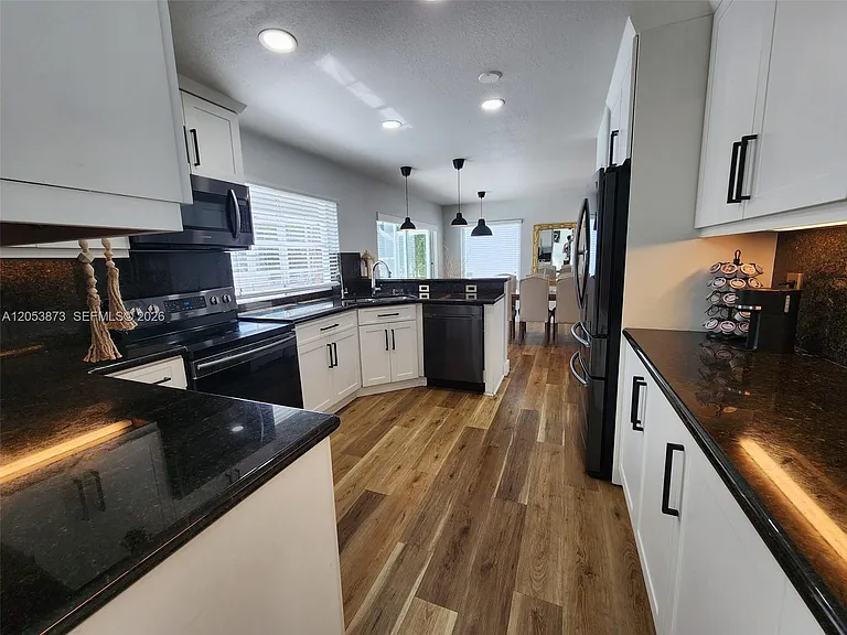 594 Spinnaker — Photo 15