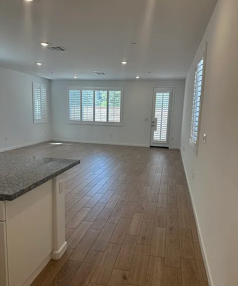 26134 San Luis St — Photo 4