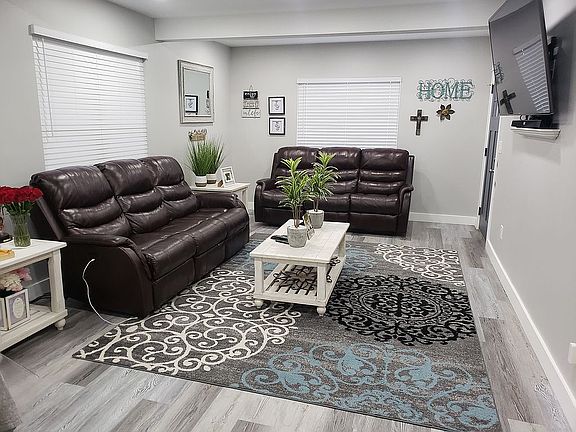 3rd image of 2041 E Zillah Dr