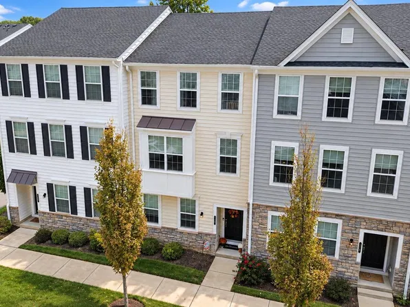 14 Manchester Dr, Hatboro, PA 19040