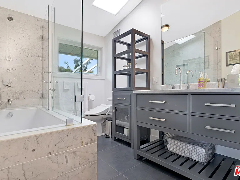 6750 Fernhill Dr — Photo 10