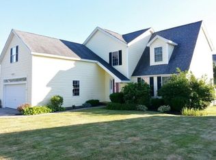 15 Hollyhock Ave, Nashua, NH 03062