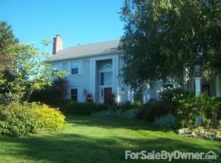 3 Turtle Crk, Pittsford, NY 14534