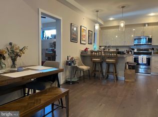938 New Market St APT 202, Philadelphia, PA 19123
