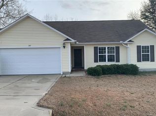 327 Driftwood Ln, Raeford, NC 28376