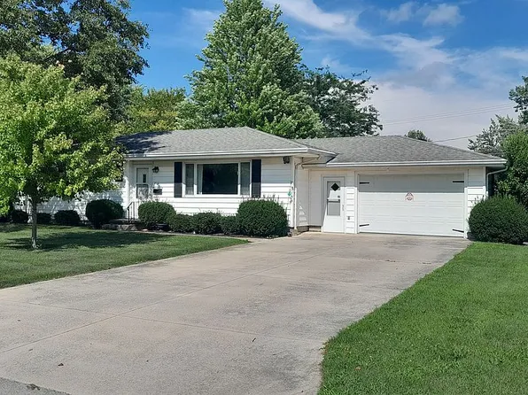 216 Cherry Ln, Wapakoneta, OH 45895