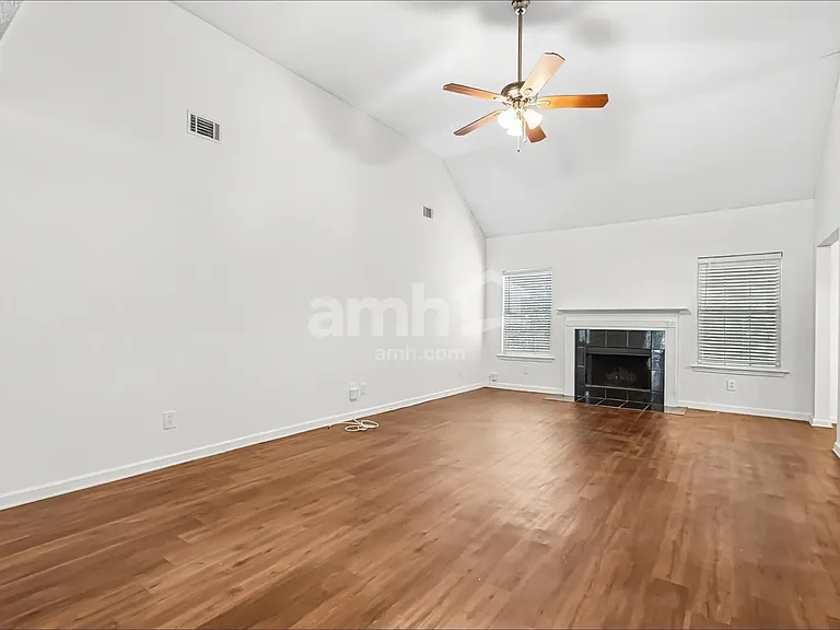 62 Golden Gate Dr — Photo 8