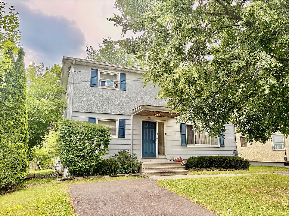 1st image of 928 Windsor Dr