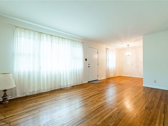 3rd image of 4050 Kenneth Rd