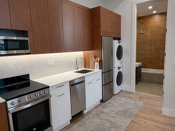 3rd image of 177 N 7th St #1I