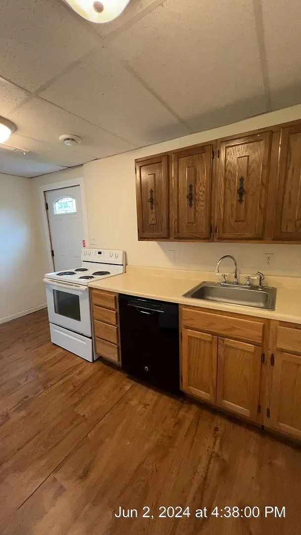 759 Willey St. Apt b — Photo 2