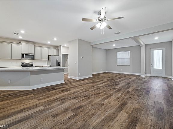 2nd image of 149 SE 18th Terrace Cpe