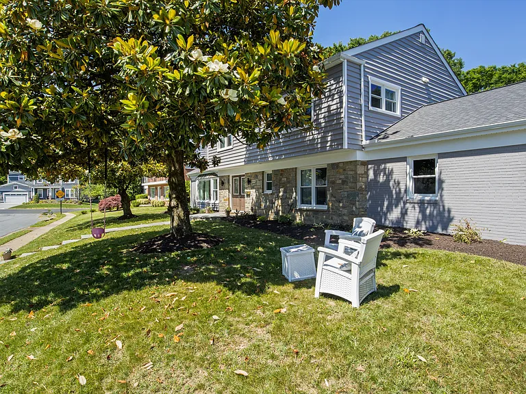 2606 N Quincy St — Photo 5