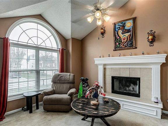 5th image of 907 Spruce Dr