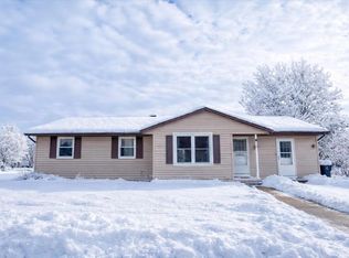 90 East Countryside Drive, Evansville, WI 53536