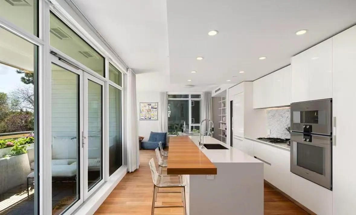 3 bed, 1647 sqft, $6,000 — Photo 2