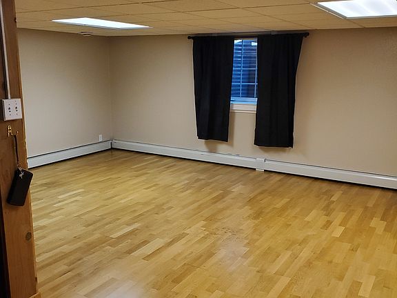 2nd image of 520 Wilcox Ave