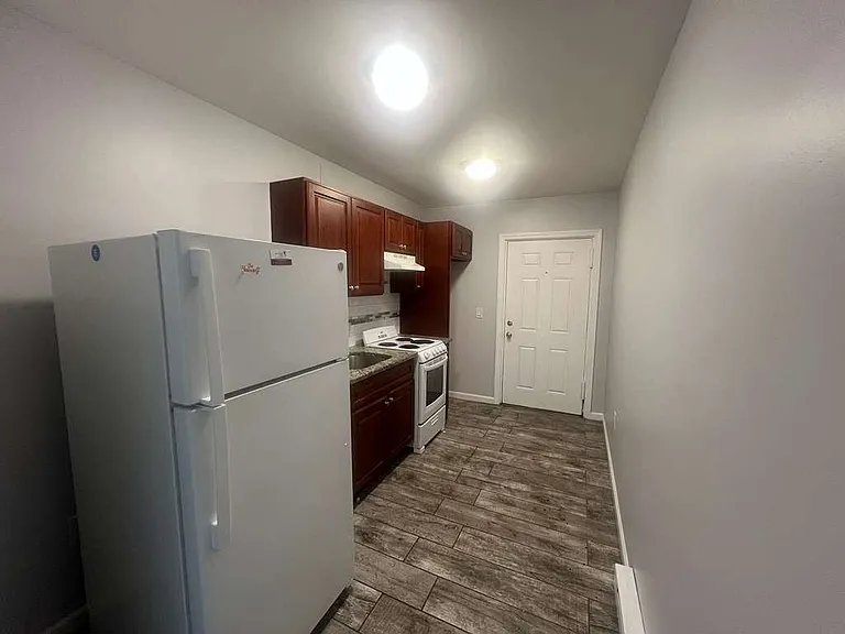 6 Pomona Ave #DD — Photo 2
