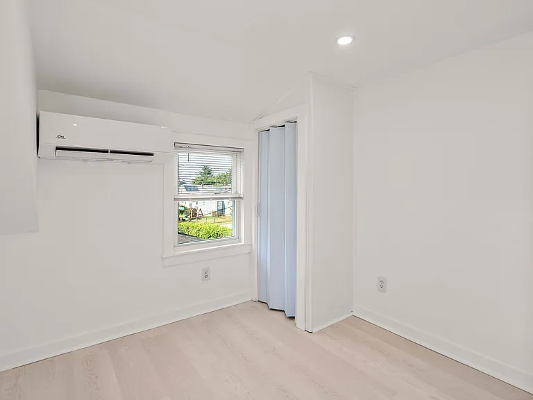 42 Riverside Ave — Photo 15