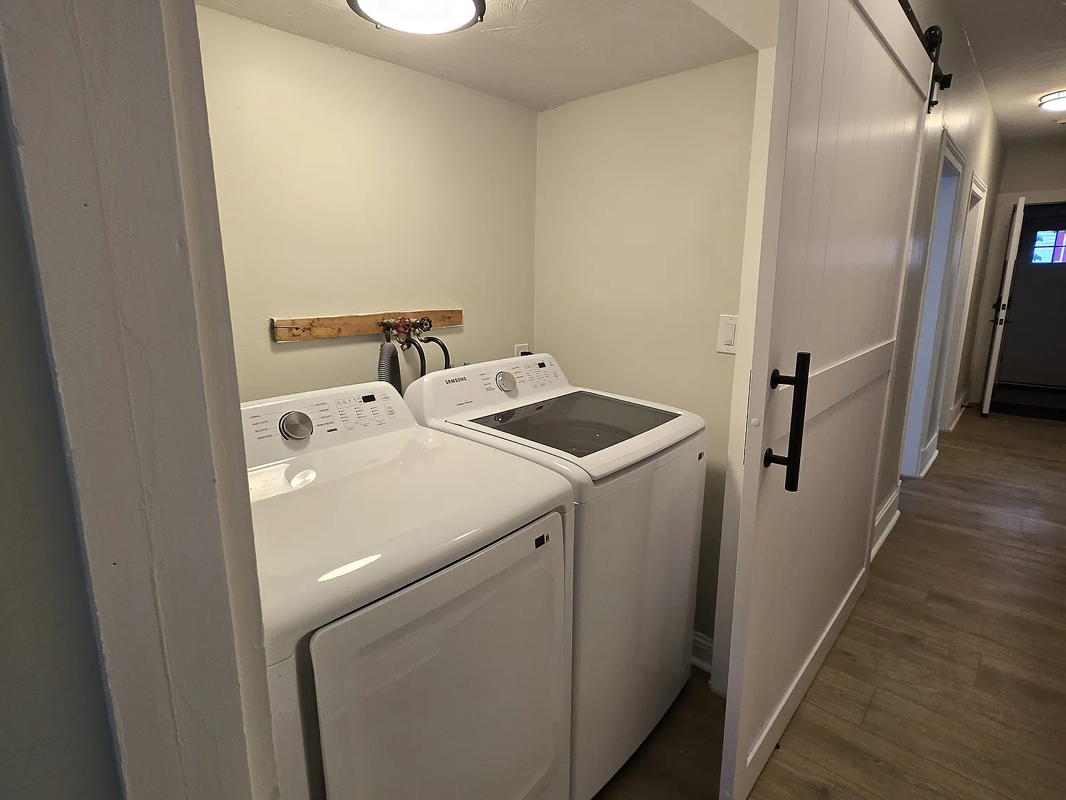2 bed, 1071 sqft, $2,900 — Photo 2