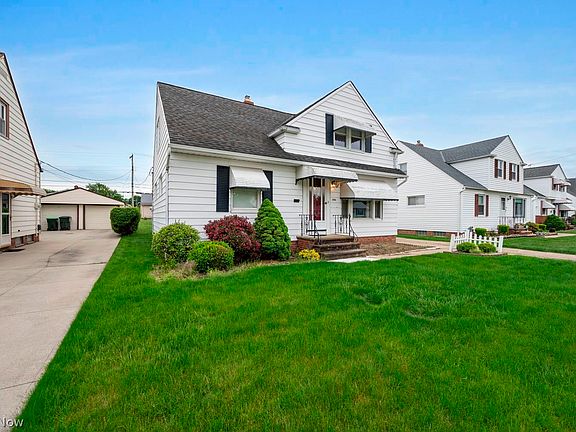 2nd image of 29468 Woodway Dr