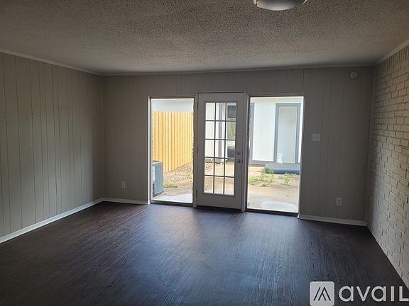 4th image of 703 W Tyler St