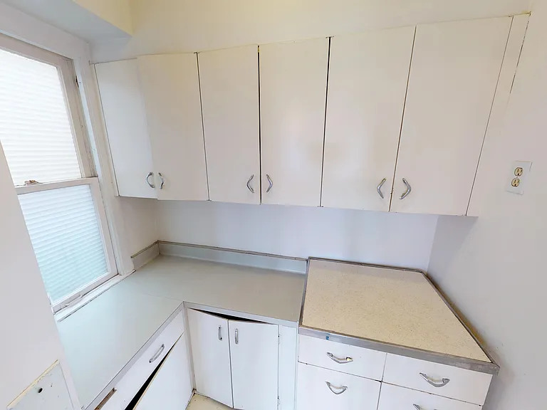 2518 N Farwell Ave — Photo 18