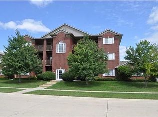 525 Penn Ct APT 11, North Liberty, IA 52317