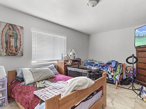 5th image of 322 Tania Dr