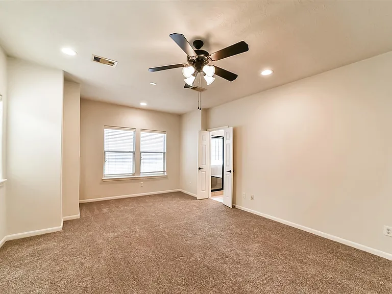 1117 Saint Agnes St #E — Photo 28