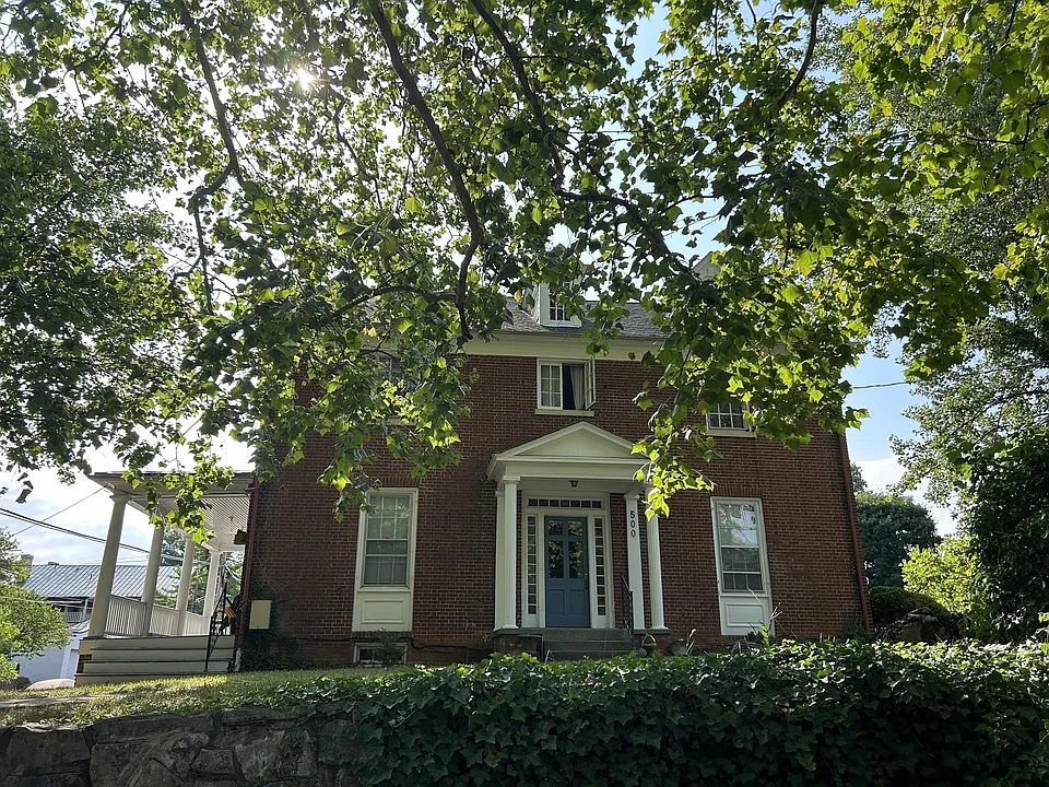500 S Stewart St