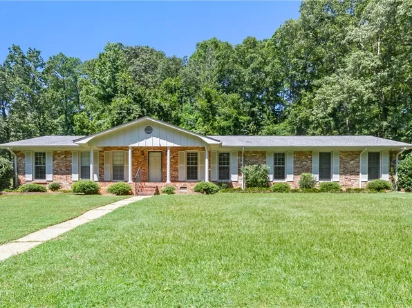 5510 Golden Pond Ave, Northport, AL 35473