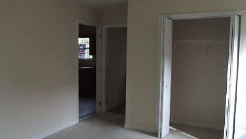 5th image of 736 Plantation Dr