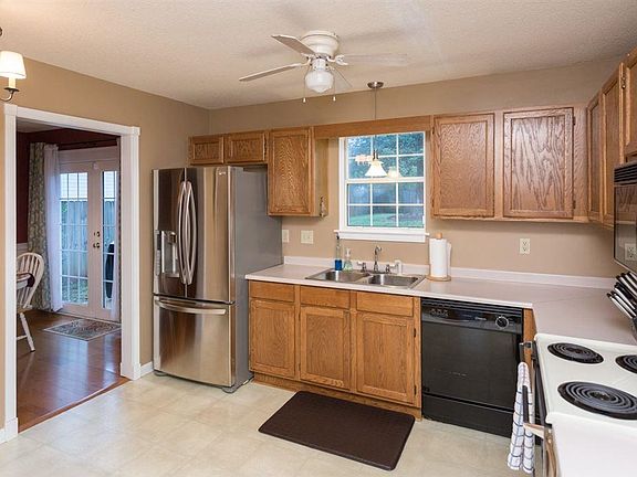 4th image of 134 W Long Creek Ct