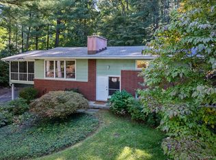 8 Bykenhulle Rd, Hopewell Junction, NY 12533