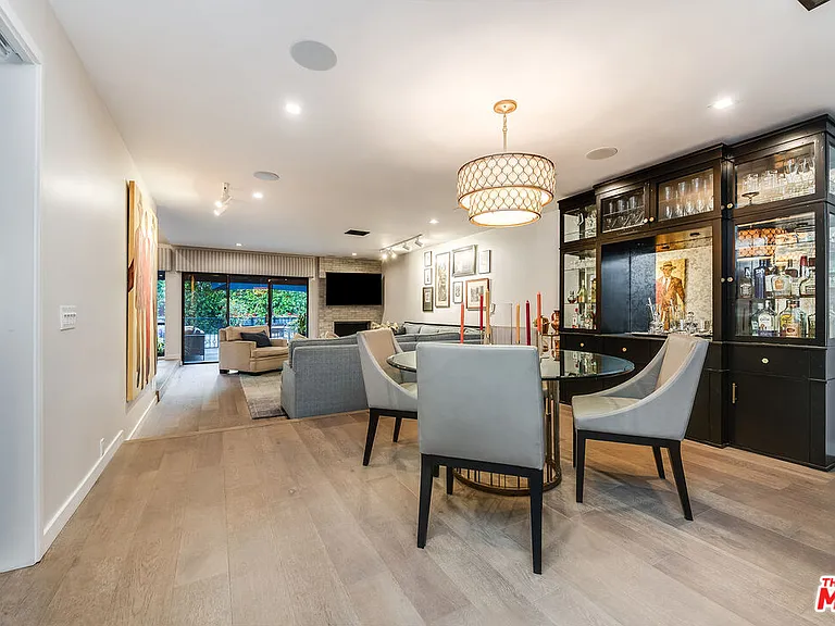 4635 Clybourn Ave — Photo 14