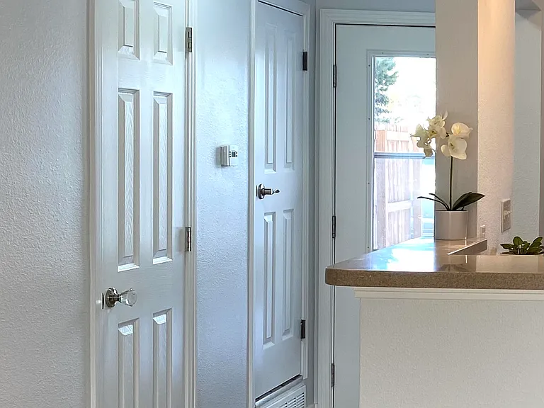 4800 Osage Dr #5 — Photo 3