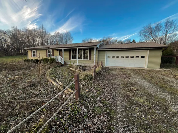 41410 Waukeenah Dr, Paw Paw, MI 49079