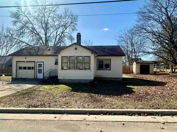 921 W Wilson St, Princeton, WI 54968