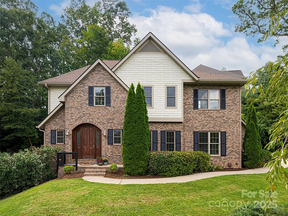 1st image of 52 Ashley Woods Dr