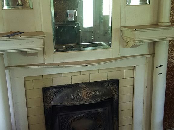 Parlor mantle