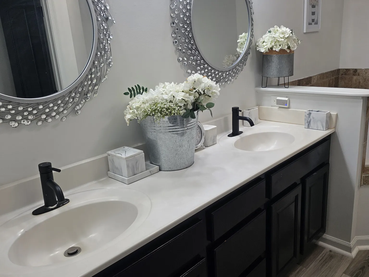 4 bed, 2300 sqft, $3,500 — Photo 4