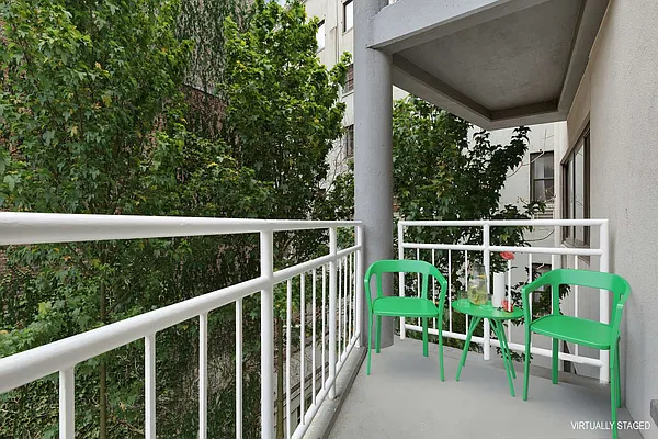 Sold by Compass | media 18