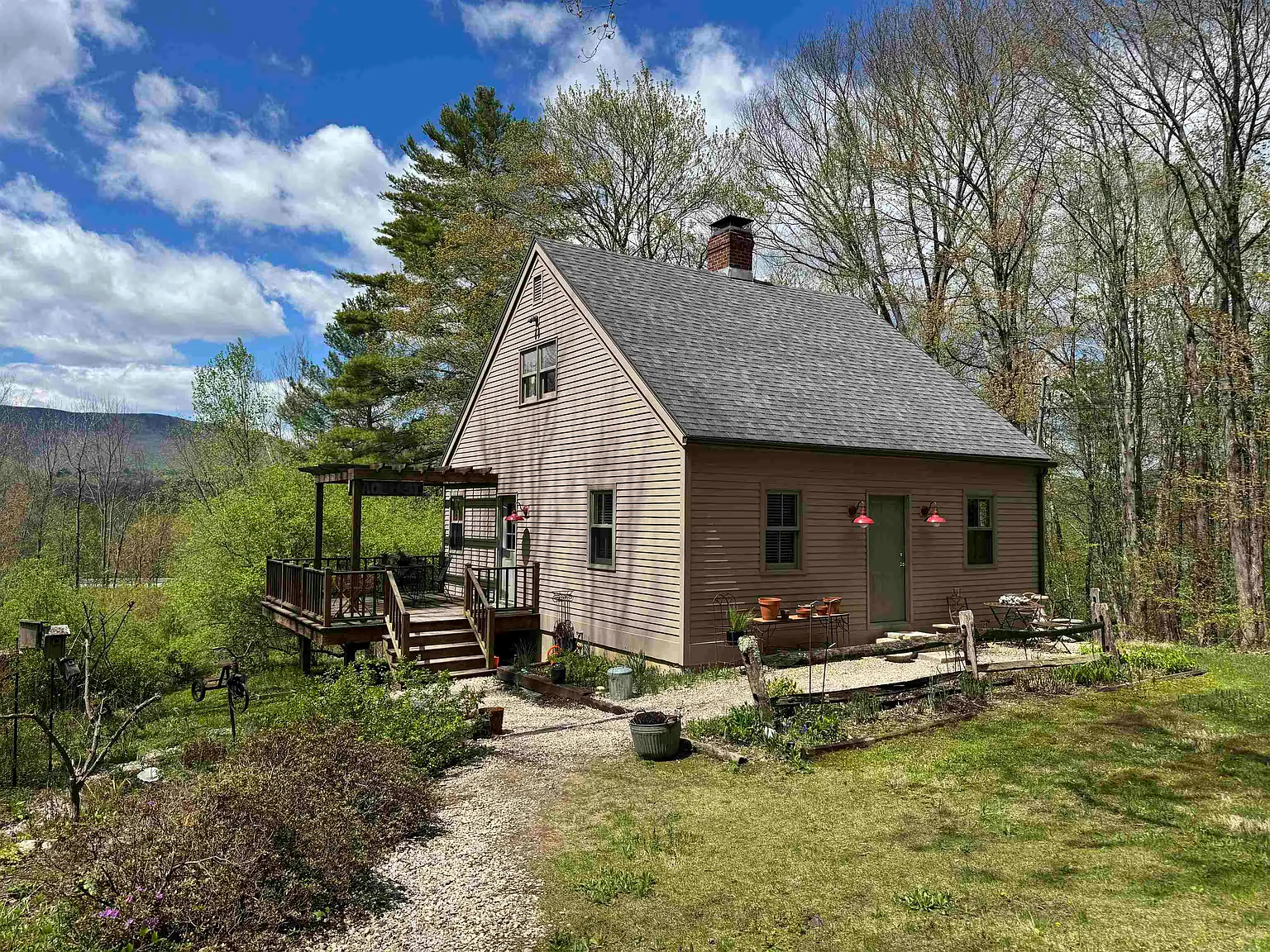 2 bed, 1.5 bath, 1326 sqft, $4,000 — Photo 3