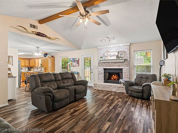 5th image of 603 J St