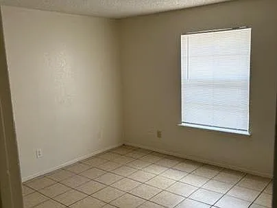 1104 East Side Drive — Photo 4