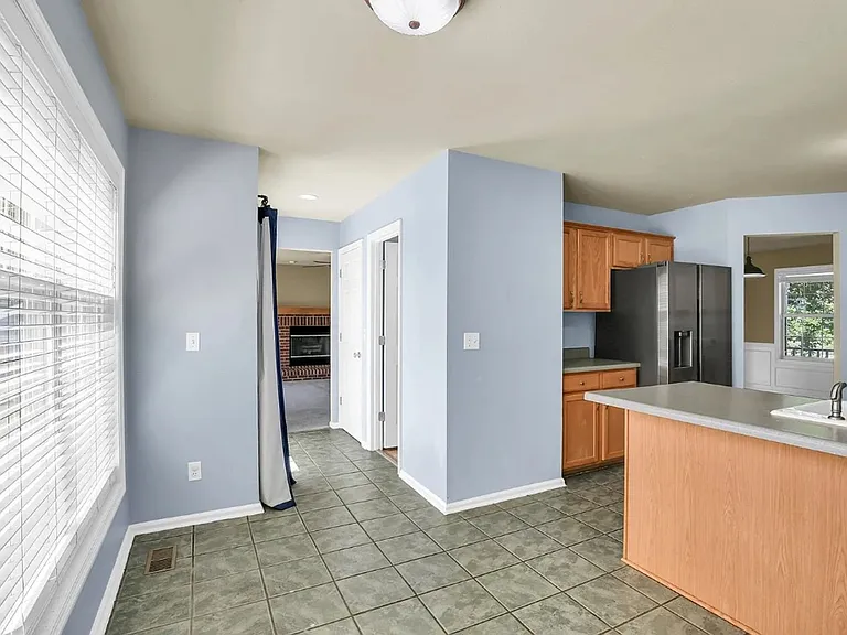 709 Indigo Dr — Photo 11