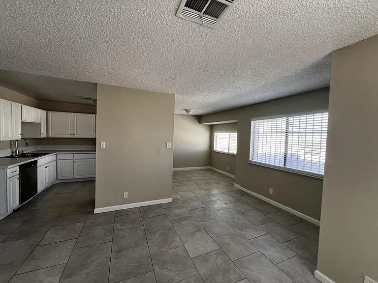 6941 Appleton Dr — Photo 6