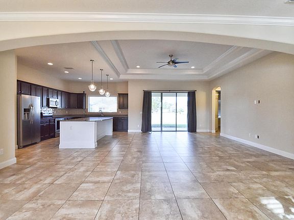 5th image of 1031 NW 45th Pl